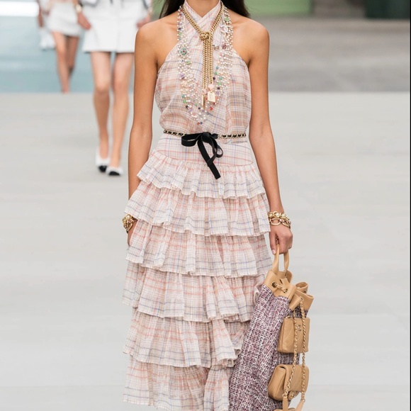 292. Chanel Resort 2020 Interlocking CC Logo Chain-Link Belt Necklace $1975 - Picture 8 of 10